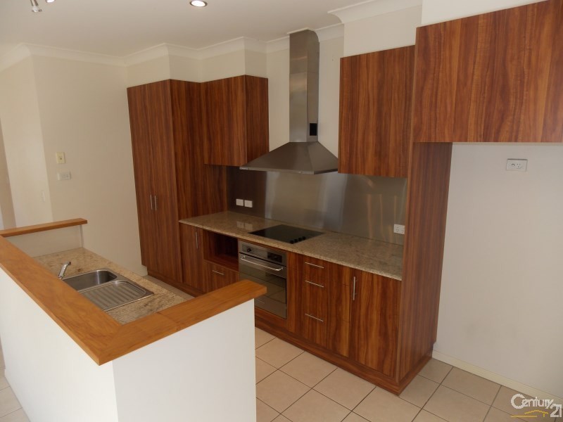 2/52 Tweed Street, Coolangatta QLD 4225