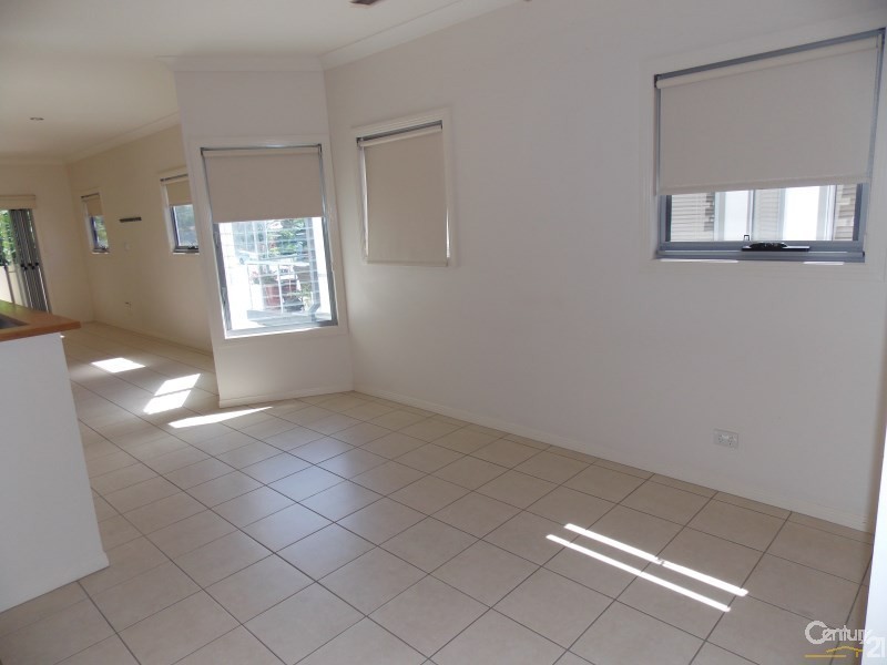 2/52 Tweed Street, Coolangatta QLD 4225