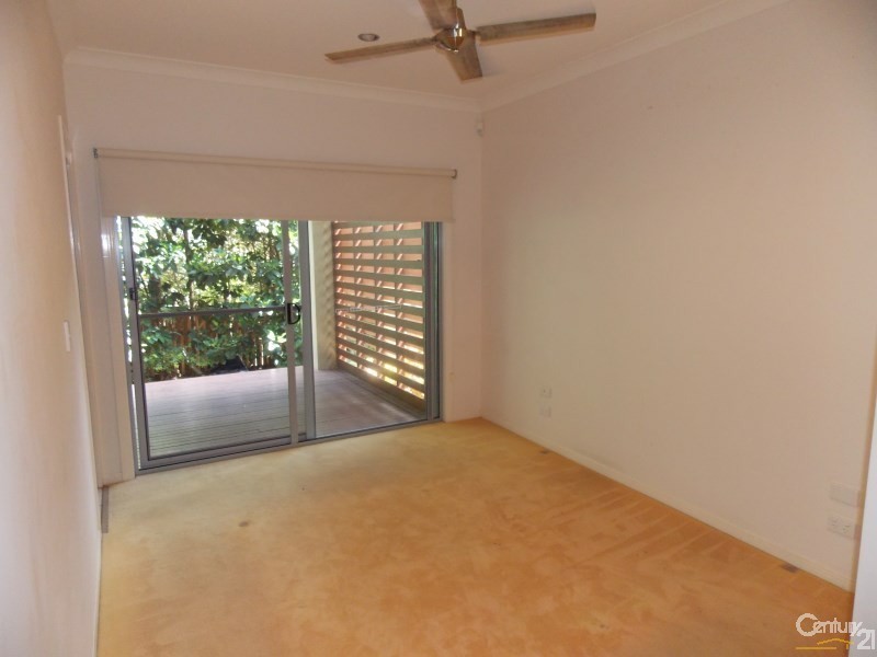2/52 Tweed Street, Coolangatta QLD 4225