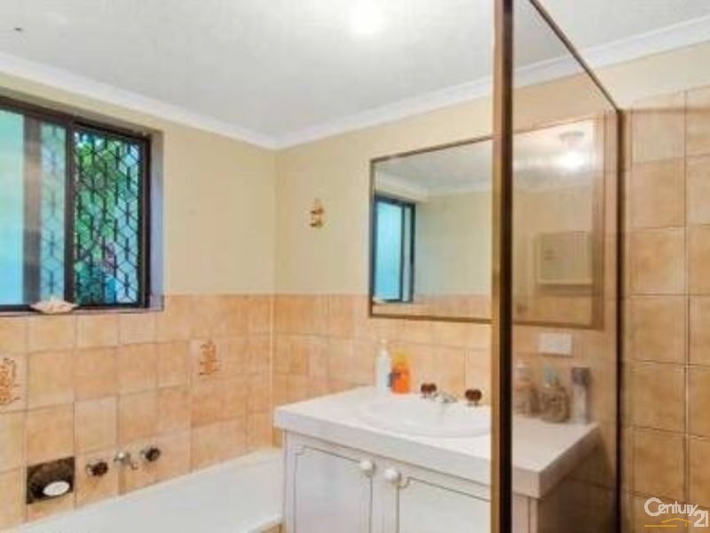 1/3 Nyrang Avenue, Palm Beach QLD 4221