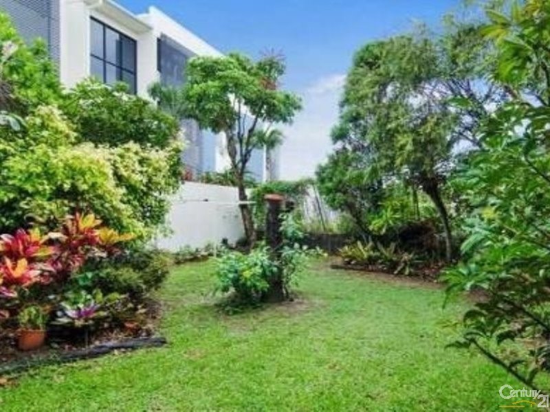 1/3 Nyrang Avenue, Palm Beach QLD 4221