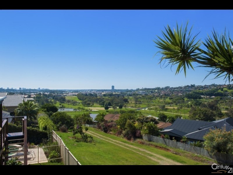 2/13 Sequoia Court, Banora Point NSW 2486