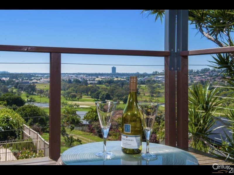 2/13 Sequoia Court, Banora Point NSW 2486