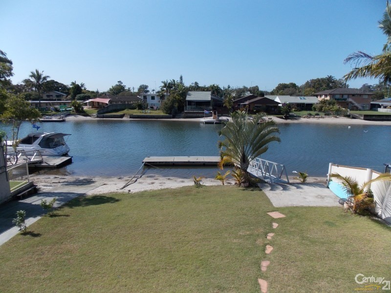 9 Gollan Drive, Tweed Heads West NSW 2485
