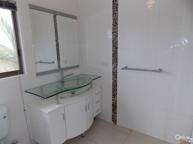 9 Gollan Drive, Tweed Heads West NSW 2485