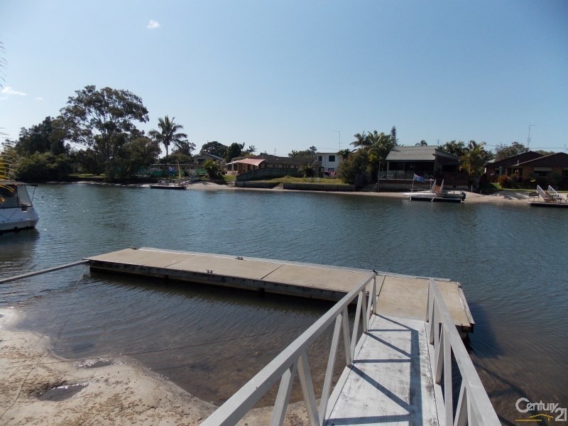 9 Gollan Drive, Tweed Heads West NSW 2485