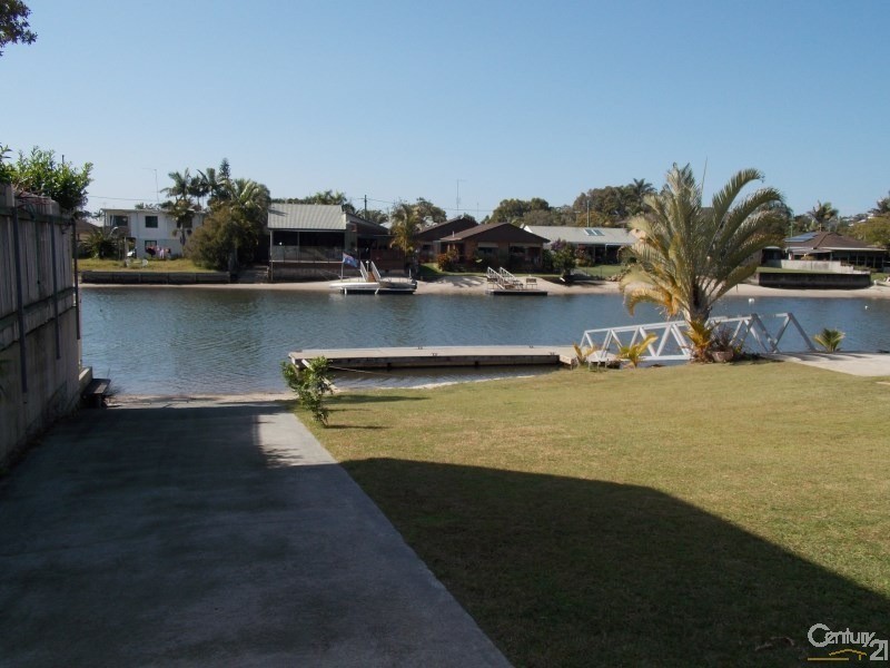 9 Gollan Drive, Tweed Heads West NSW 2485