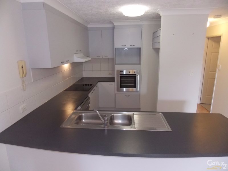 6/17 Korina Ave, Coolangatta QLD 4225