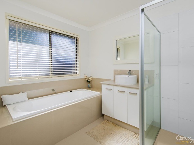 5 Gollan Drive, Tweed Heads West NSW 2485