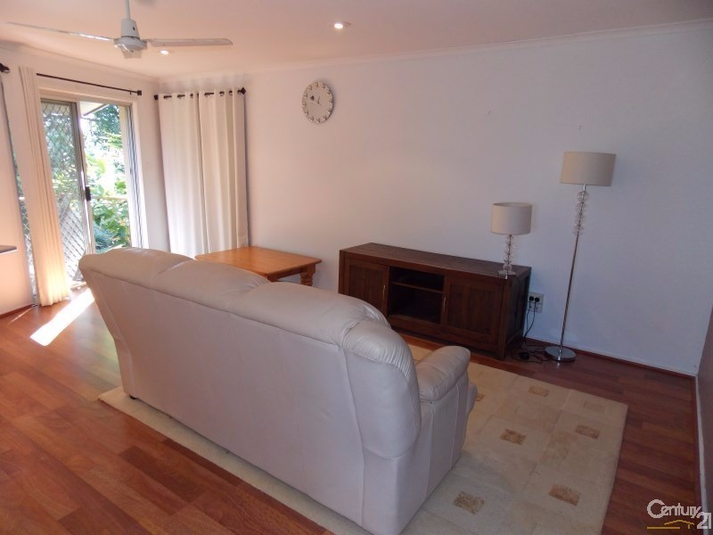 2/56 Laguna Ave, Palm Beach QLD 4221