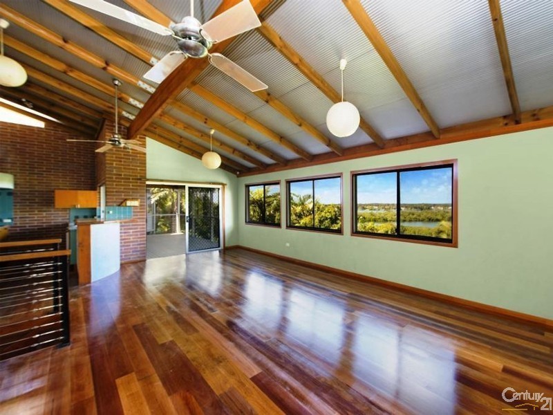 79 Bimbadeen Avenue, Banora Point NSW 2486