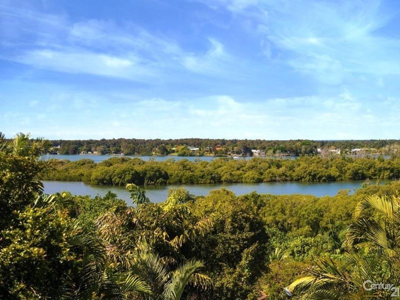 79 Bimbadeen Avenue, Banora Point NSW 2486