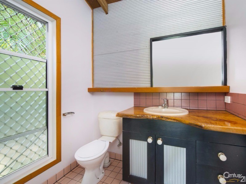 79 Bimbadeen Avenue, Banora Point NSW 2486