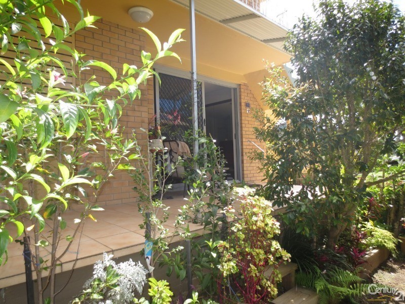 2/63 Stapylton Street, Coolangatta QLD 4225