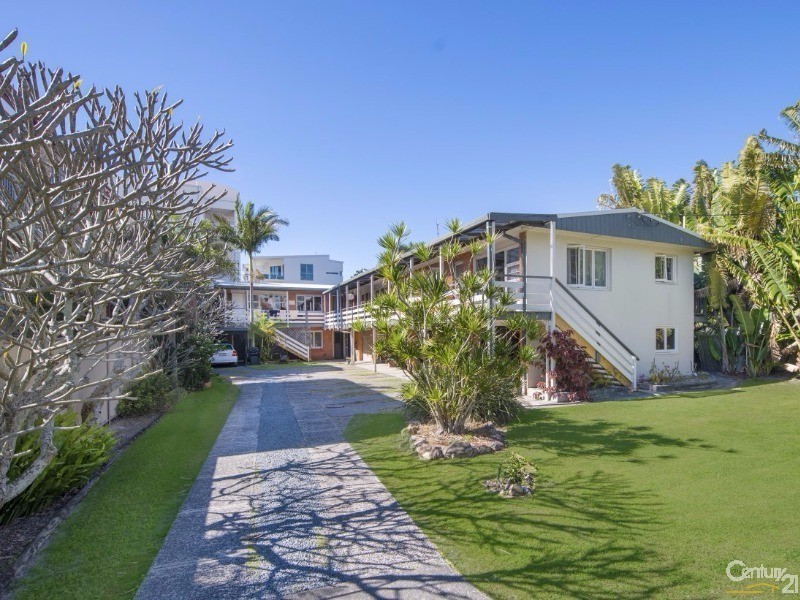 2/4 Johnston Street, Bilinga QLD 4225