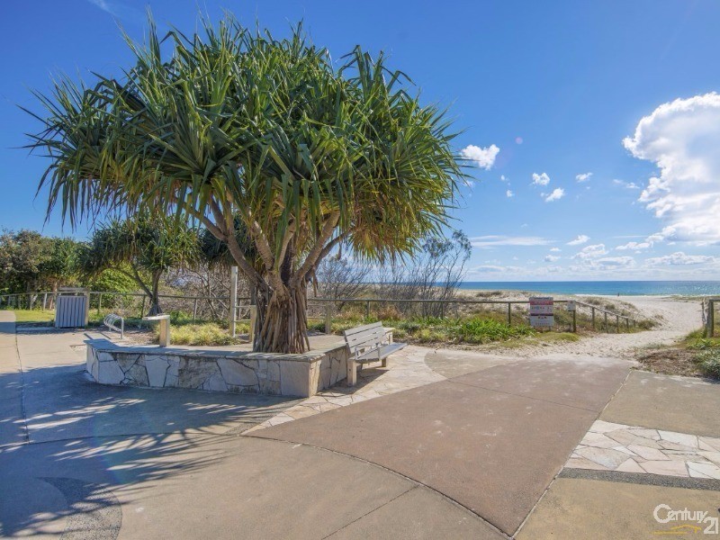 2/4 Johnston Street, Bilinga QLD 4225