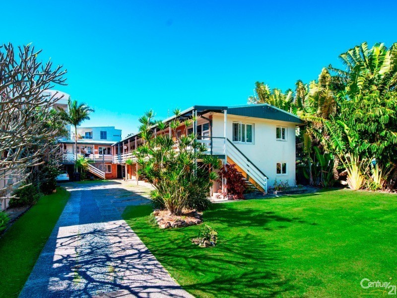 2/4 Johnston Street, Bilinga QLD 4225