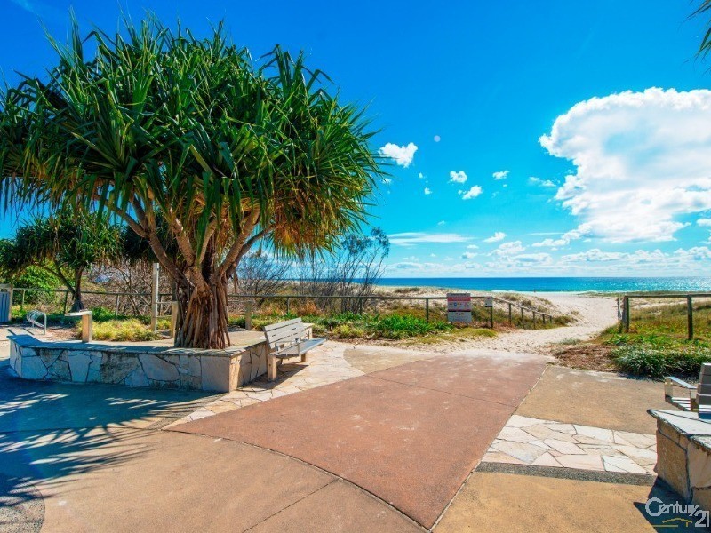 2/4 Johnston Street, Bilinga QLD 4225