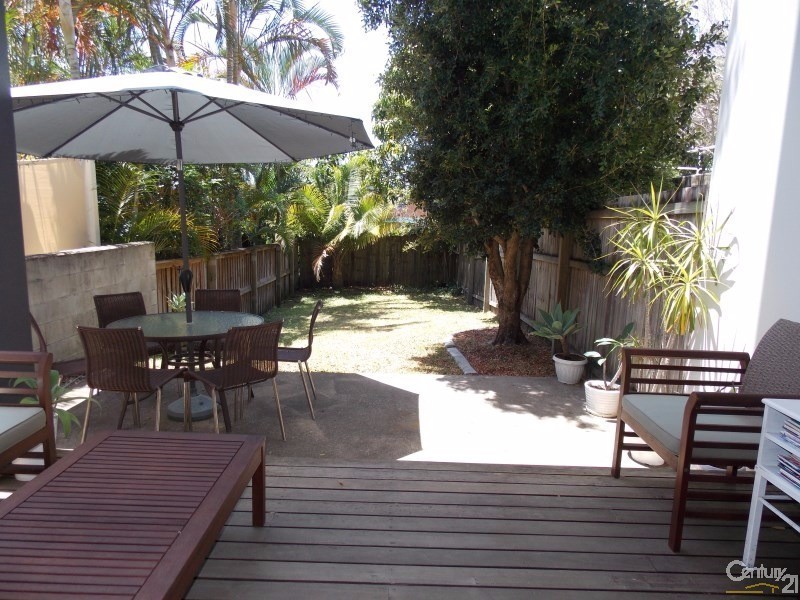 1/48 McLean Street, Coolangatta QLD 4225