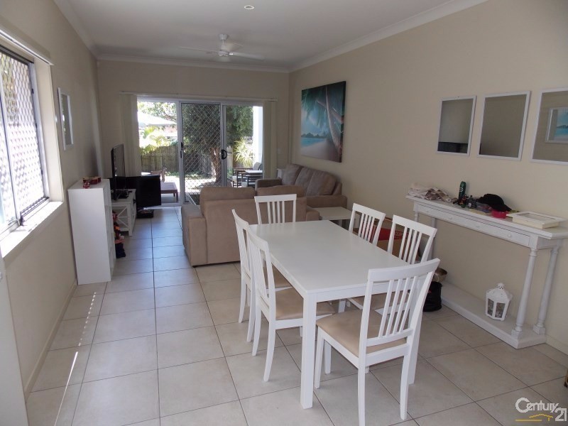 1/48 McLean Street, Coolangatta QLD 4225