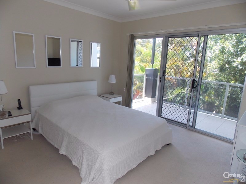 1/48 McLean Street, Coolangatta QLD 4225