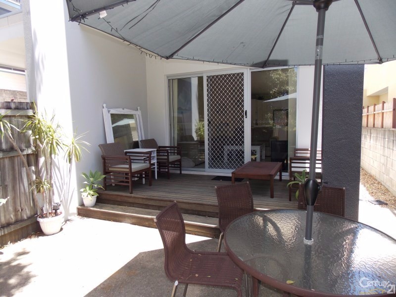 1/48 McLean Street, Coolangatta QLD 4225