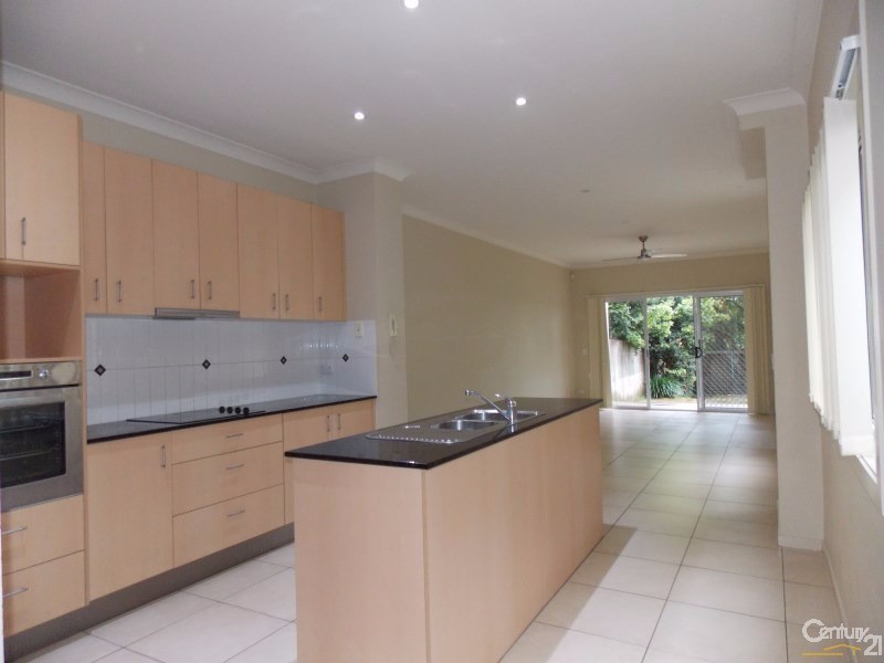 2/48 McLean Street, Coolangatta QLD 4225