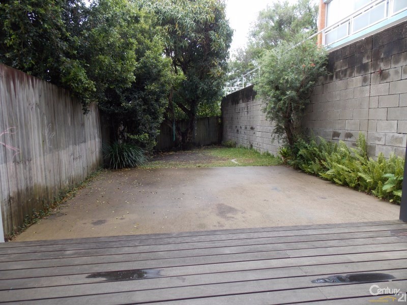 2/48 McLean Street, Coolangatta QLD 4225