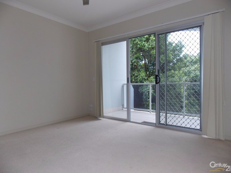 2/48 McLean Street, Coolangatta QLD 4225