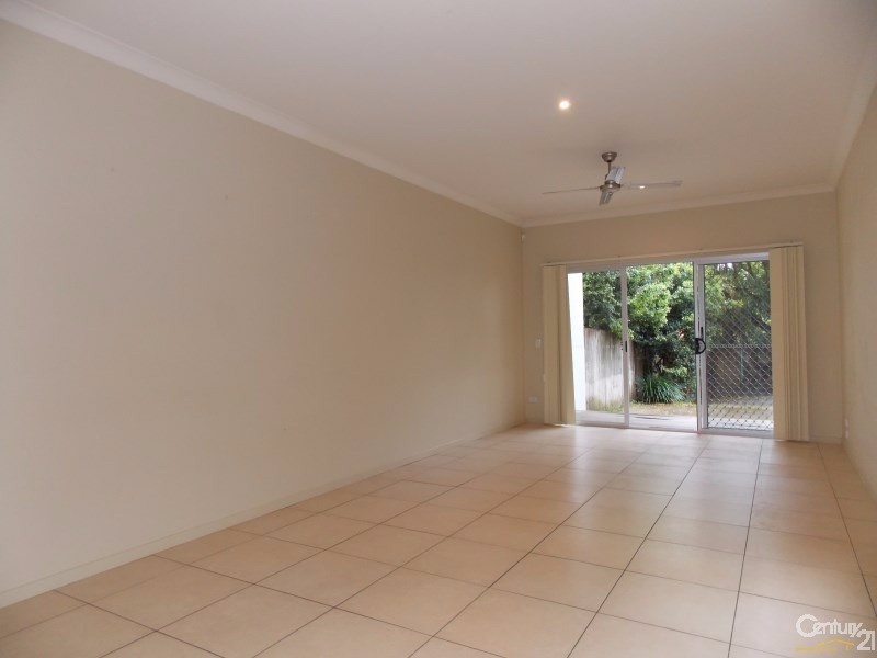 2/48 McLean Street, Coolangatta QLD 4225