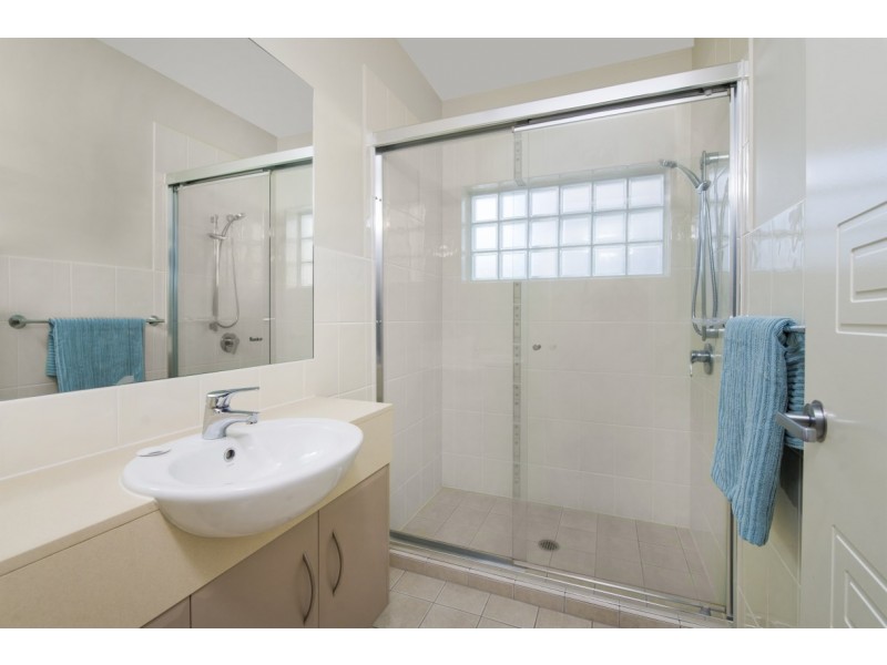 8/50 Dutton Street, Coolangatta QLD 4225
