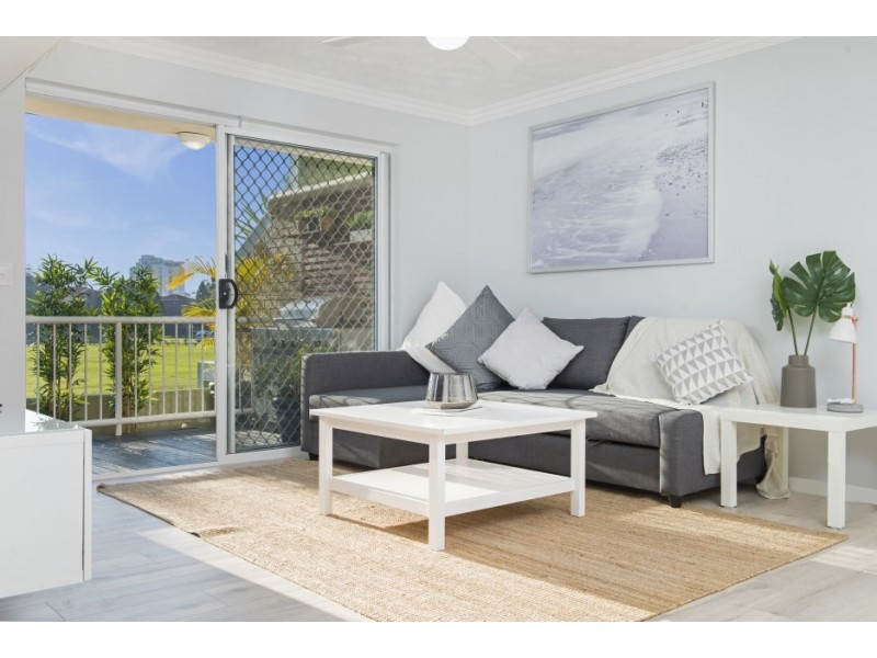 4 29-31 Dixon Street, Coolangatta QLD 4225