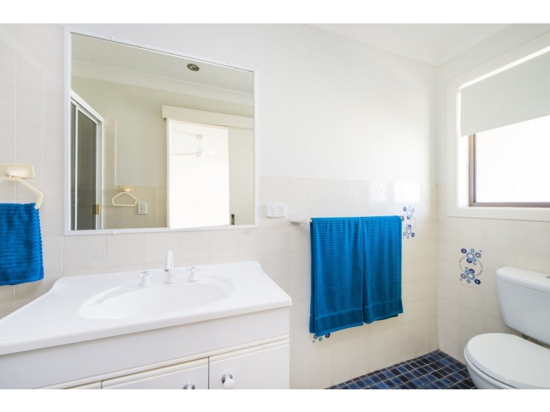 1/2 Caloola Drive, Tweed Heads NSW 2485