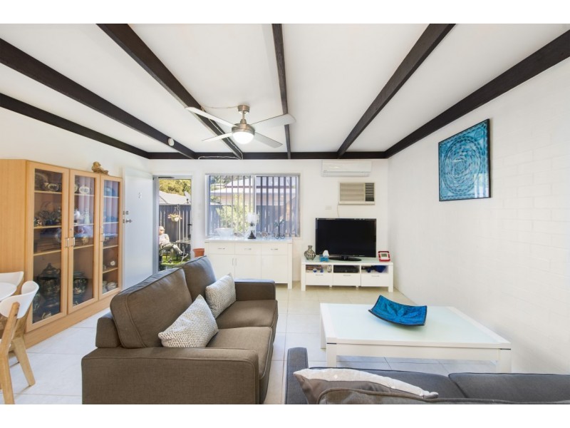 2 68 Stapylton Street, Coolangatta QLD 4225