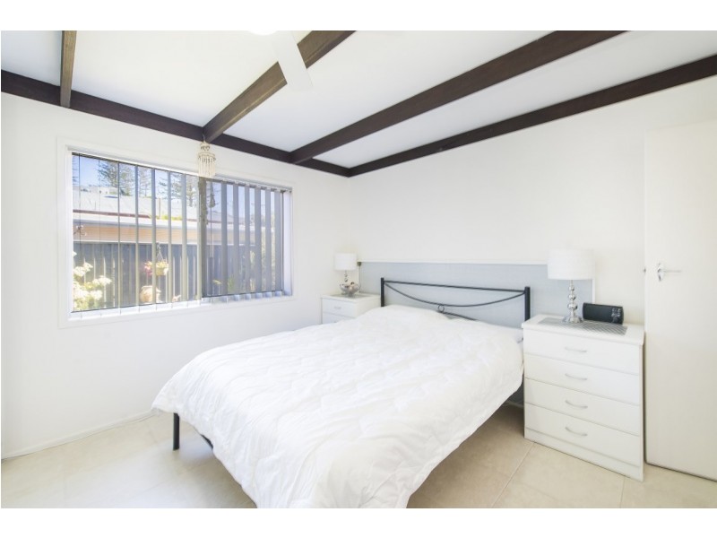 2 68 Stapylton Street, Coolangatta QLD 4225