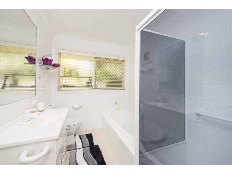 5 Dromara Court, Banora Point NSW 2486