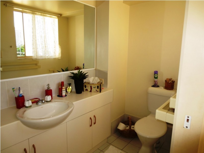 6/18 Dutton Street, Coolangatta QLD 4225