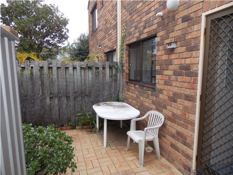 2/60 Coolangatta Road, Coolangatta QLD 4225