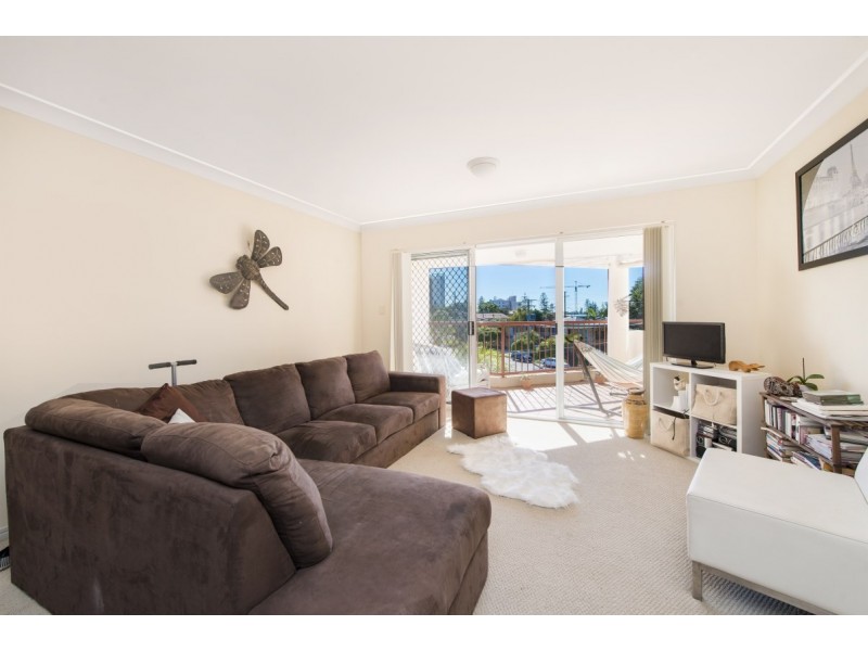 13/5 Ocean Street, Coolangatta QLD 4225