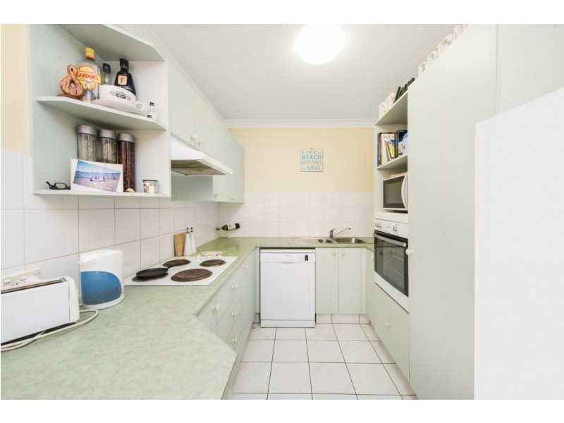 13/5 Ocean Street, Coolangatta QLD 4225