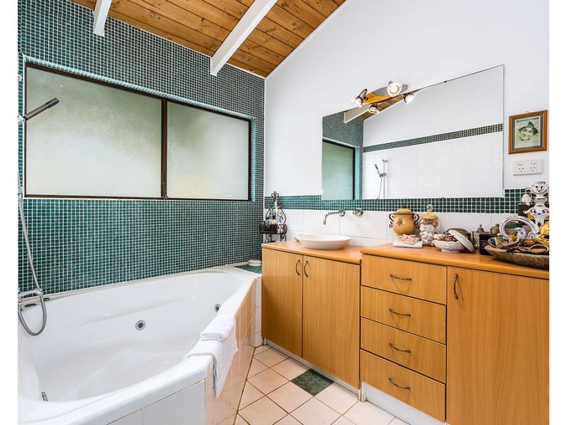 18 Myeerimba Parade, Tweed Heads West NSW 2485