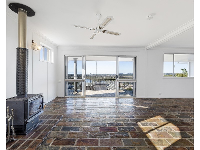 6 Blue Haze Crescent, Banora Point NSW 2486