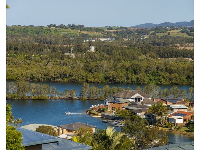 6 Blue Haze Crescent, Banora Point NSW 2486