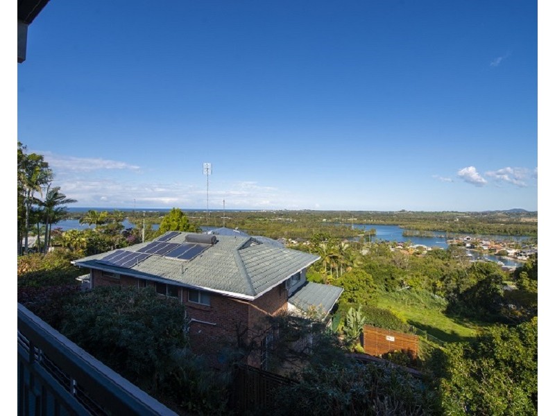 6 Blue Haze Crescent, Banora Point NSW 2486