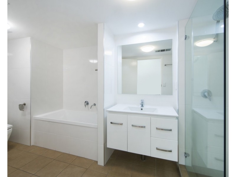 7/130 Marine Parade, Coolangatta QLD 4225