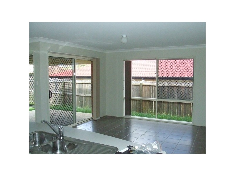 6 Parrey Court, Rothwell QLD 4022