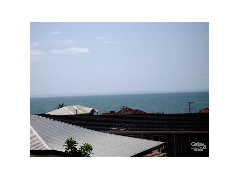 2/11 Georgina Street, Woody Point QLD 4019