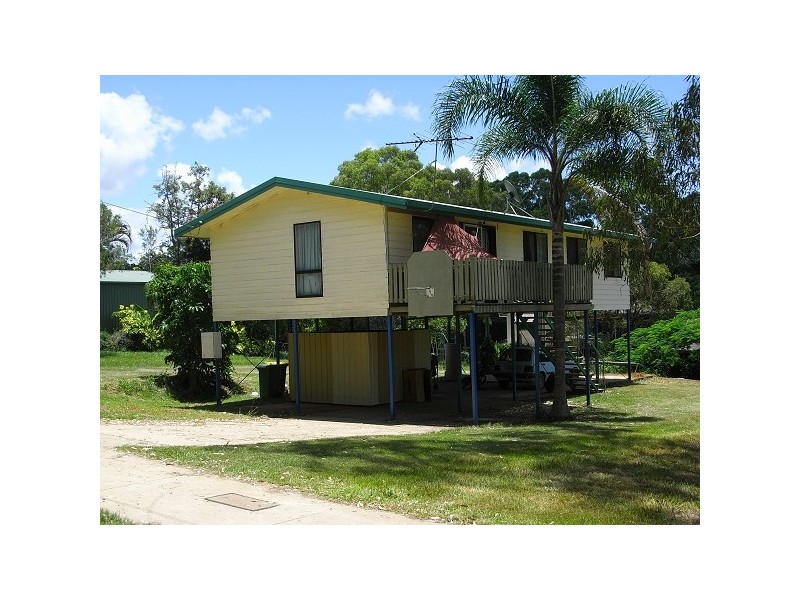 126 Lucas Drive, Lamb Island QLD 4184