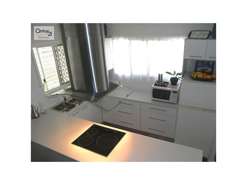 82 Plume Street, Redcliffe QLD 4020