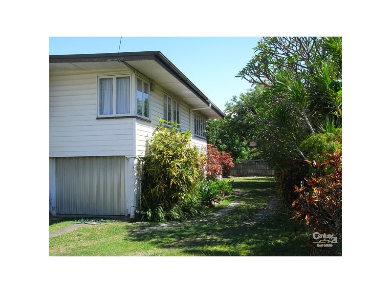 10 Warde Street, Scarborough QLD 4020